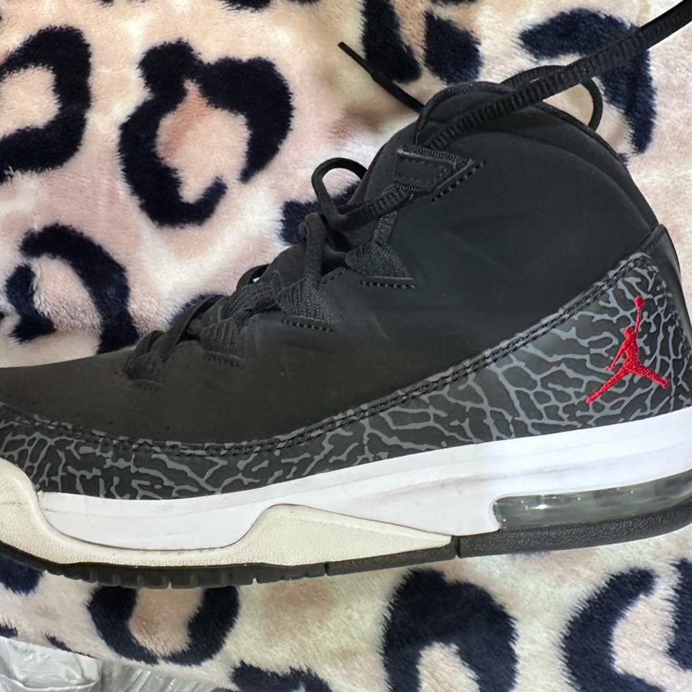 Jordan black and red